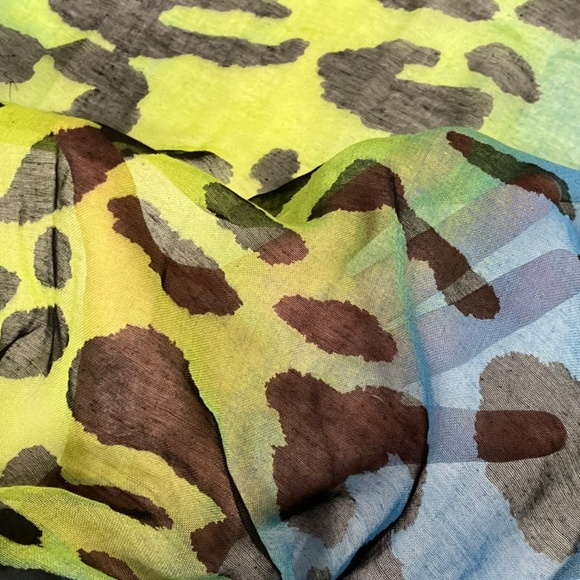 Colorful Leopard Print Large Scarf - Picture 4 of 5